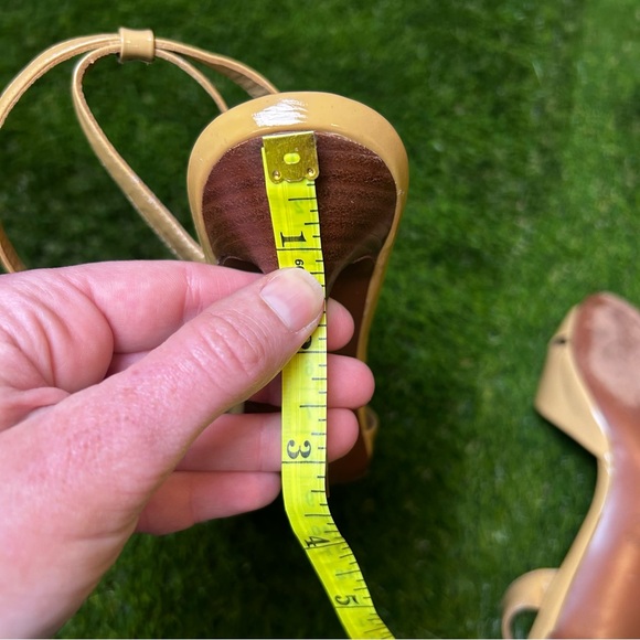Tory Burch Tan Heels with Criss-Cross Straps - Picture 8 of 9